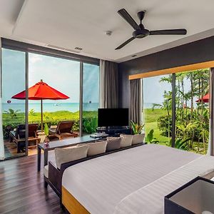 King Oceanfront Villa